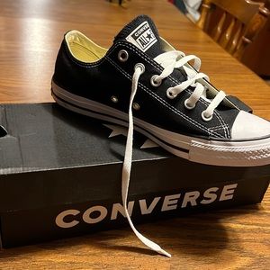 Converse all star ox, black and white, and never been worn